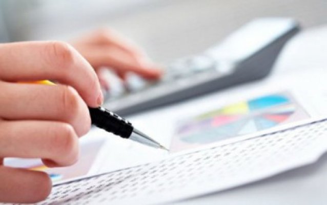 Accizele, calculate la un curs de 4,4485 lei/euro